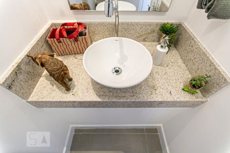 Casa de condomínio para alugar com 185m², 3 quartos e 2 vagas Casa de condomínio para alugar com 185m², 3 quartos e 2 vagasBanheiro do Salão