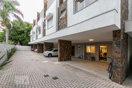 Casa de condomínio para alugar com 185m², 3 quartos e 2 vagas Casa de condomínio para alugar com 185m², 3 quartos e 2 vagasFachada