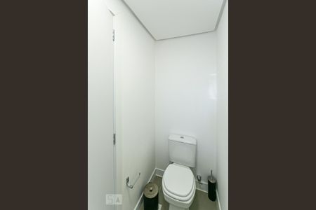 Casa de condomínio para alugar com 185m², 3 quartos e 2 vagas Casa de condomínio para alugar com 185m², 3 quartos e 2 vagasBanheiro do Salão