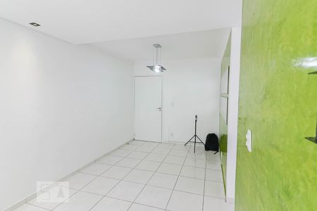 Sala de apartamento para alugar com 2 quartos, 77m² em Jardim Dabril, São Paulo