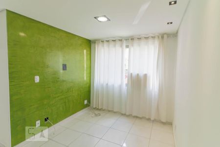 Sala de apartamento para alugar com 2 quartos, 77m² em Jardim Dabril, São Paulo