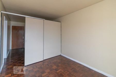 Sala/Quarto de kitnet/studio para alugar com 1 quarto, 39m² em Cel. Aparicio Borges, Porto Alegre