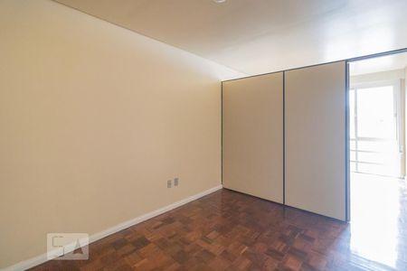 Sala/Quarto de kitnet/studio para alugar com 1 quarto, 39m² em Cel. Aparicio Borges, Porto Alegre