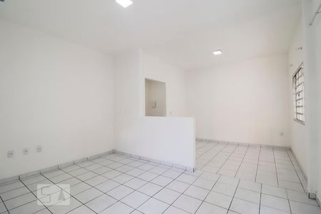 Sala de casa para alugar com 3 quartos, 144m² em Setor Morada do Sol, Goiânia
