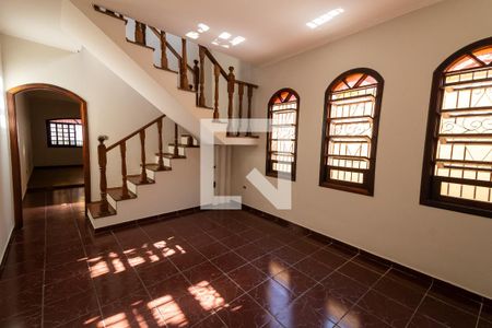 Sala de casa à venda com 3 quartos, 142m² em Vila Santa Virginia, São Paulo