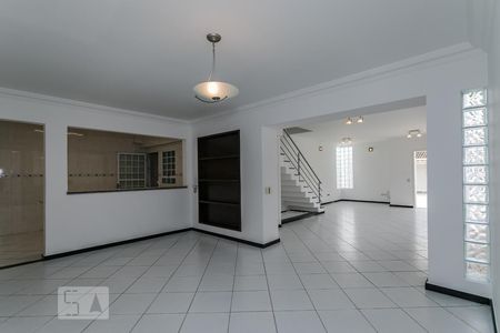 Sala de Jantar  de casa para alugar com 3 quartos, 250m² em Jardim Armênia, Mogi das Cruzes