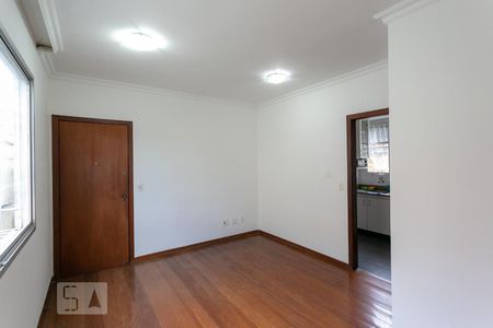 Sala de apartamento para alugar com 2 quartos, 65m² em Floresta, Belo Horizonte