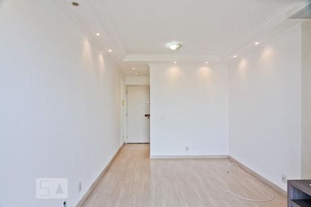 Sala de apartamento para alugar com 3 quartos, 60m² em Parque Maria Domitila, São Paulo