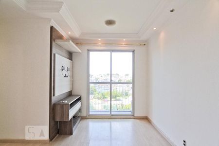 Sala de apartamento para alugar com 3 quartos, 60m² em Parque Maria Domitila, São Paulo