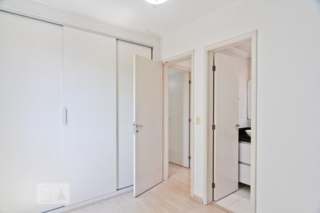 Suíte de apartamento para alugar com 3 quartos, 60m² em Parque Maria Domitila, São Paulo