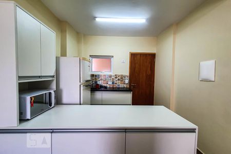 Cozinha de apartamento à venda com 1 quarto, 24m² em Liberdade, São Paulo