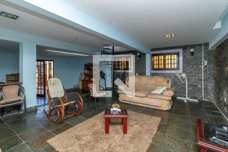 Sala de TV de casa de condomínio à venda com 4 quartos, 250m² em Jardim Carioca, Rio de Janeiro