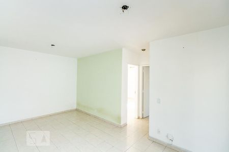 Sala de apartamento para alugar com 2 quartos, 75m² em Vila Valqueire, Rio de Janeiro