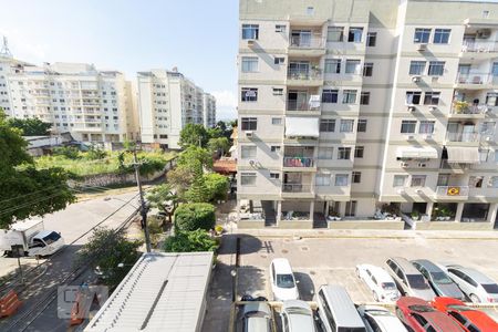 Vista do quarto 1 de apartamento para alugar com 2 quartos, 75m² em Vila Valqueire, Rio de Janeiro