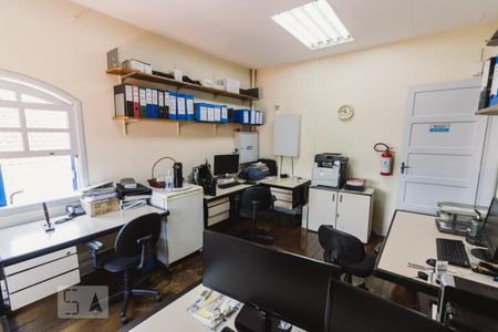 Casa à venda com 250m², 6 quartos e 11 vagas Casa à venda com 250m², 6 quartos e 11 vagasQuarto 6