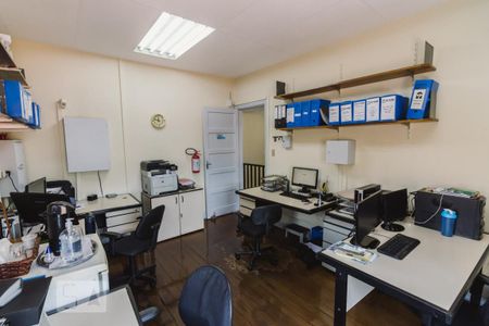 Casa à venda com 250m², 6 quartos e 11 vagas Casa à venda com 250m², 6 quartos e 11 vagasQuarto 6