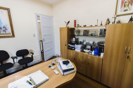 Casa à venda com 250m², 6 quartos e 11 vagas Casa à venda com 250m², 6 quartos e 11 vagasQuarto 5