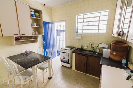 Cozinha de casa para alugar com 6 quartos, 250m² em Lapa, São Paulo