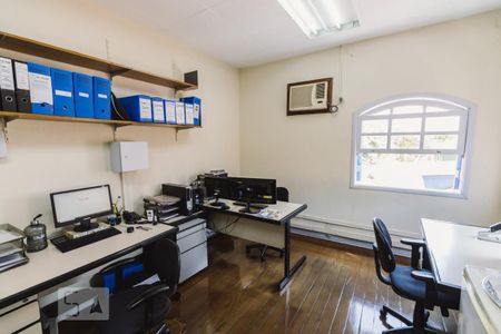 Casa à venda com 250m², 6 quartos e 11 vagas Casa à venda com 250m², 6 quartos e 11 vagasQuarto 6