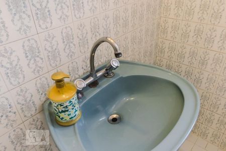 Casa à venda com 250m², 6 quartos e 11 vagas Casa à venda com 250m², 6 quartos e 11 vagasBanheiro 2 Pia