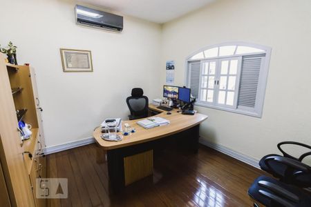 Casa à venda com 250m², 6 quartos e 11 vagas Casa à venda com 250m², 6 quartos e 11 vagasQuarto 5