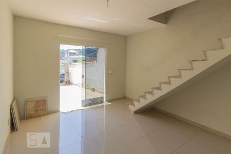 Sala de casa para alugar com 2 quartos, 80m² em Jardim Primavera, Duque de Caxias