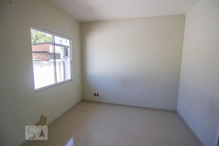 Quarto de casa para alugar com 2 quartos, 80m² em Jardim Primavera, Duque de Caxias