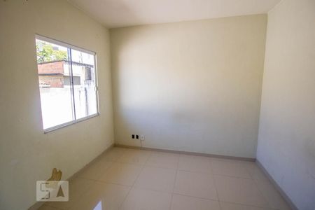 Quarto de casa para alugar com 2 quartos, 80m² em Jardim Primavera, Duque de Caxias