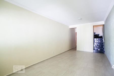 Sala de casa para alugar com 3 quartos, 105m² em Jardim Utinga, Santo André