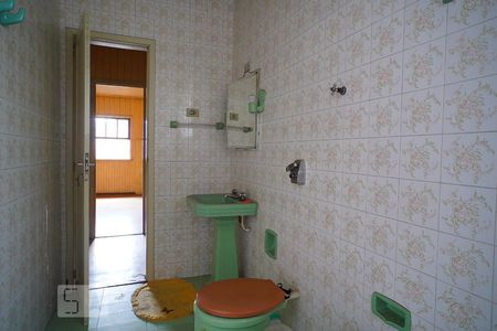 Banheiro de casa à venda com 4 quartos, 180m² em Mal. Rondon, Canoas