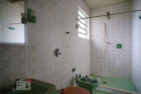 Banheiro de casa à venda com 4 quartos, 180m² em Mal. Rondon, Canoas