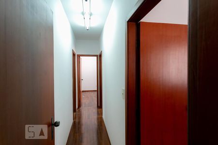 Corredor de apartamento para alugar com 3 quartos, 86m² em Floresta, Belo Horizonte