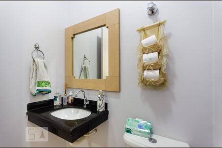 Lavabo de casa para alugar com 3 quartos, 230m² em Aparecida, Santos