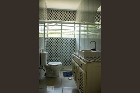 Banheiro  de casa à venda com 4 quartos, 193m² em Vila Sao Paulo, São Paulo