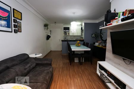 Sala de apartamento à venda com 3 quartos, 72m² em Vila Suzana, São Paulo