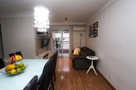 Sala de apartamento à venda com 3 quartos, 72m² em Vila Suzana, São Paulo