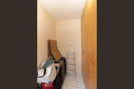 Apartamento à venda com 140m², 3 quartos e 4 vagas Apartamento à venda com 140m², 3 quartos e 4 vagasQuarto de Serviço