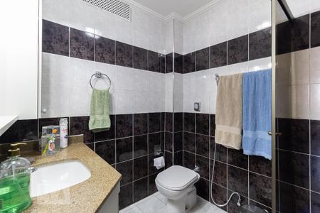 Apartamento à venda com 140m², 3 quartos e 4 vagas Apartamento à venda com 140m², 3 quartos e 4 vagasBanheiro Social