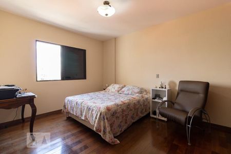 Apartamento à venda com 140m², 3 quartos e 4 vagas Apartamento à venda com 140m², 3 quartos e 4 vagasSuíte
