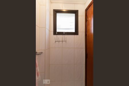 Apartamento à venda com 140m², 3 quartos e 4 vagas Apartamento à venda com 140m², 3 quartos e 4 vagasBanheiro de Serviço