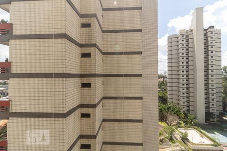 Apartamento à venda com 140m², 3 quartos e 4 vagas Apartamento à venda com 140m², 3 quartos e 4 vagasVista do Quarto de Serviço