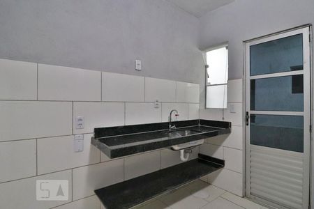 Cozinha de kitnet/studio para alugar com 1 quarto, 20m² em Santa Efigênia, Belo Horizonte