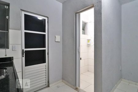 Cozinha de kitnet/studio para alugar com 1 quarto, 20m² em Santa Efigênia, Belo Horizonte