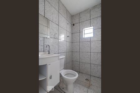 Banheiro de casa para alugar com 1 quarto, 40m² em Jardim Regina Alice, Barueri