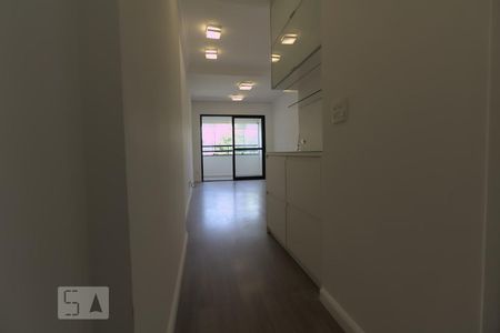 Corredor de apartamento para alugar com 3 quartos, 68m² em Vila Pompéia, São Paulo