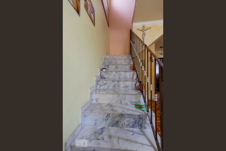 Escada Quartos de casa à venda com 2 quartos, 115m² em Jardim Peri, São Paulo