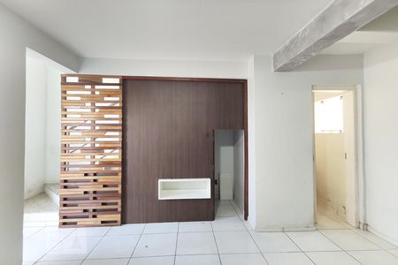 Sala de casa de condomínio para alugar com 2 quartos, 80m² em Rondônia, Novo Hamburgo