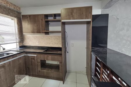 Cozinha de casa de condomínio para alugar com 2 quartos, 80m² em Rondônia, Novo Hamburgo