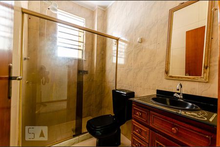 Banheiro de apartamento à venda com 1 quarto, 57m² em São Lourenço, Niterói