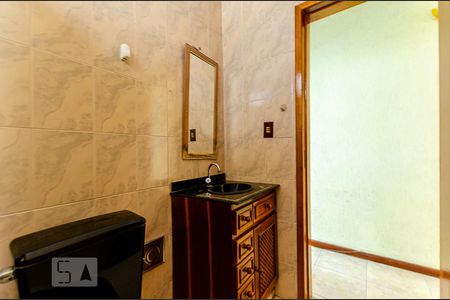 Banheiro de apartamento à venda com 1 quarto, 57m² em São Lourenço, Niterói